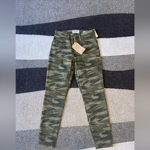 Lucky Brand Ava Skinny Jeans Denim Mid-Rise New with tags Women's 4/27 camo